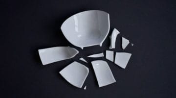 Broken bowl photo. Zen, tantra, vajrayana.