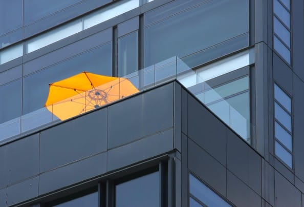 yellow_umbrella_8234